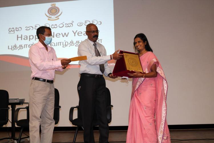 Mrs. C.P.N. Attygalle was honoured with the celebrated Golden Plaque in recognition of her long and dedicated service of 40 years to the University of Moratuwa and ITUM